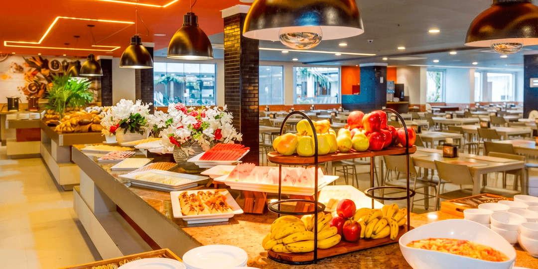 Buffet de café da manhã no restaurante